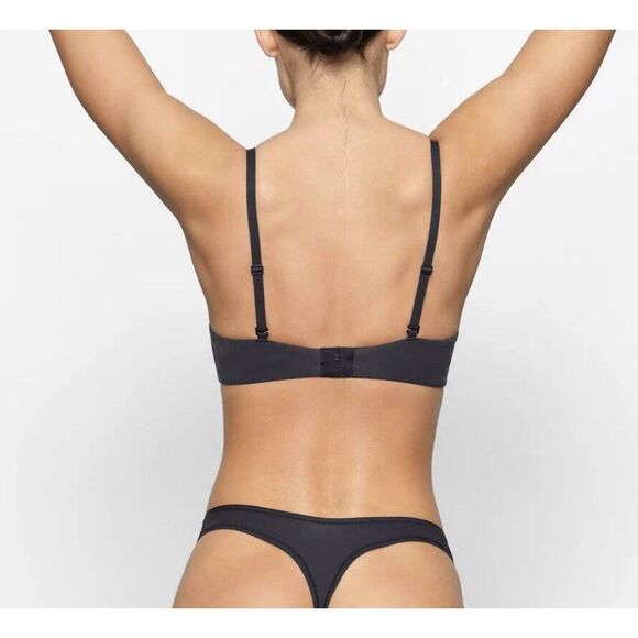 Skims Fits Everybody T Shirt Demi Bra Onyx Nwt Size 42DDD - Picture 3 of 5